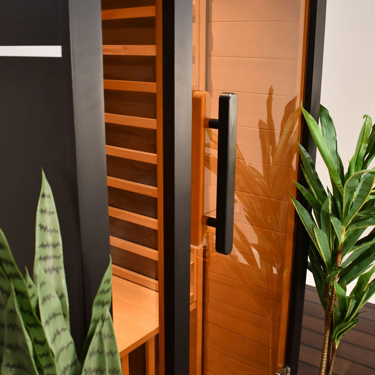 ALEKO Oasis 1-Person Hemlock Infrared Sauna